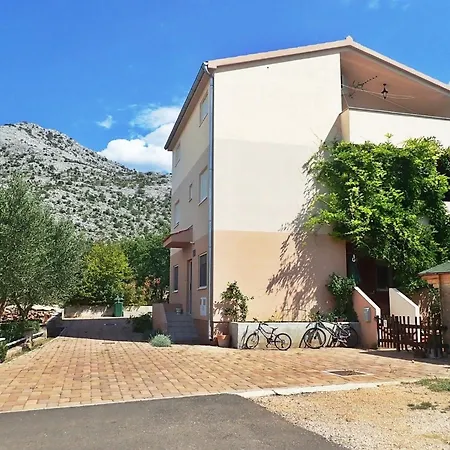 Apartment With Parking Space Starigrad, Paklenica - 25354